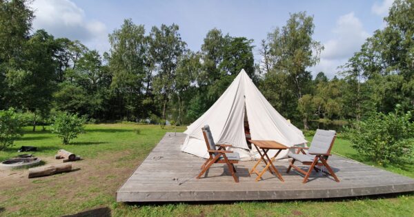Glamping palapinė su privačia terasa