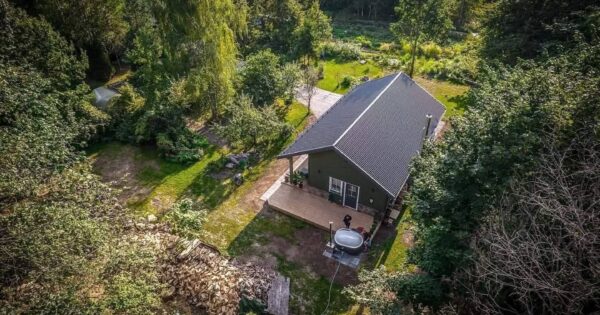 Svečių namelis KNYGŲ NAMAS Svečių namelis KNYGŲ NAMAS