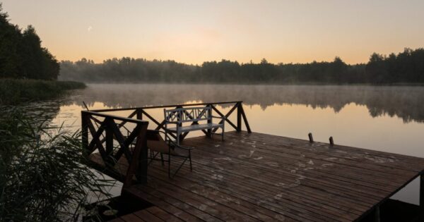Get Lost Cabins Geltonasis namelis prie ežero Lazdijų rajone