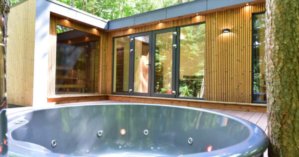 Forest relax namelis dviems su kubilu