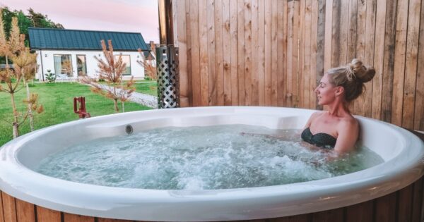 namelis dviems su kubilu  Pamiškė Boutique SPA