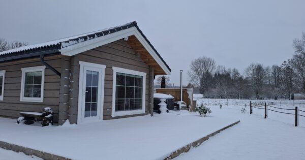 Namelis prie Balskų užtvankos