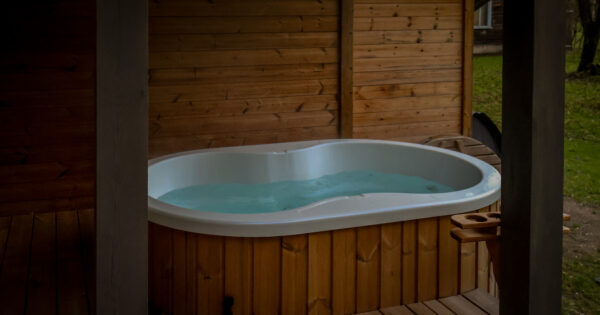 Namelis su ofuro vonia