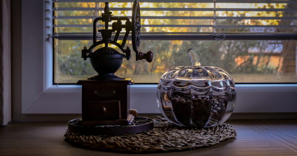 Akacijos namelis dviems