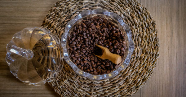 Akacijos namelis dviems