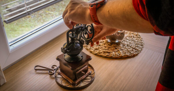 Akacijos namelis dviems