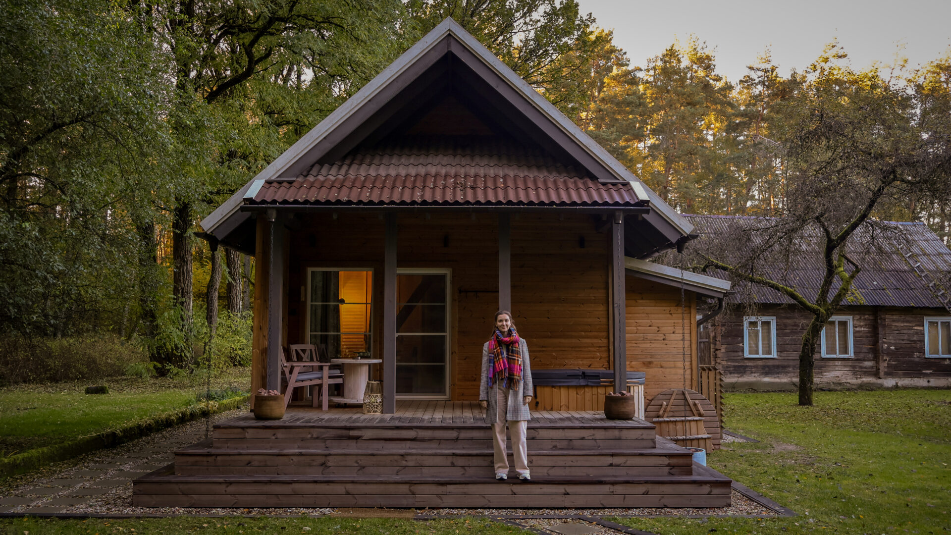 Akacijos namelis sodyvoje Alnus kiemas