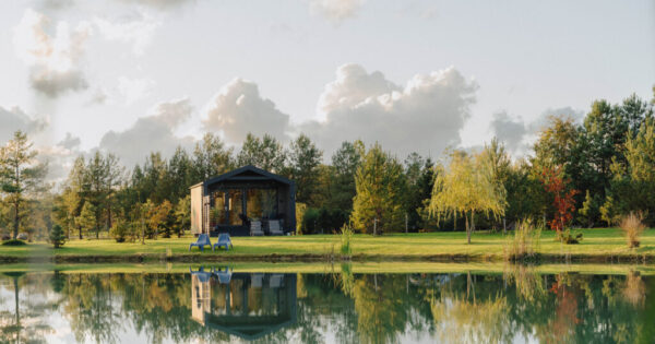 Poilsis Klaipėdoje ir Klaipėdos rajone: jachtos, palapinės medžiuose ir privatūs nameliai su SPA malonumais