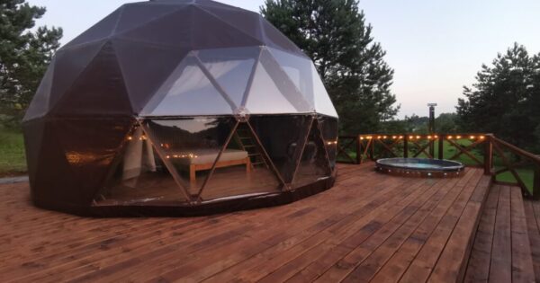 Romantiškas savaitgalis dviems Skubėk Neskubėti Romantiškas savaitgalis dviems Skubėk Neskubėti