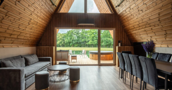 Namelis su kubilu šeimai Poilsio Vingis