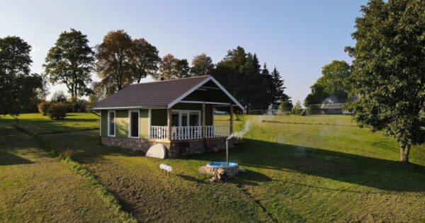 Sodyba Molėtų rajone Alantos žirgai Kalno namelis šeimai Sodyba Molėtų rajone Alantos žirgai Kalno namelis šeimai