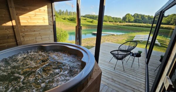 Sodyba mergvakariui Vilkaviškio rajone 4 Wheels Cabin Šeimos VILA Sodyba mergvakariui Vilkaviškio rajone 4 Wheels Cabin Šeimos VILA