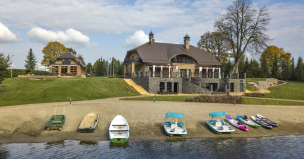 Nameliai aktyviam poilsiui Sala Plateliai Resort